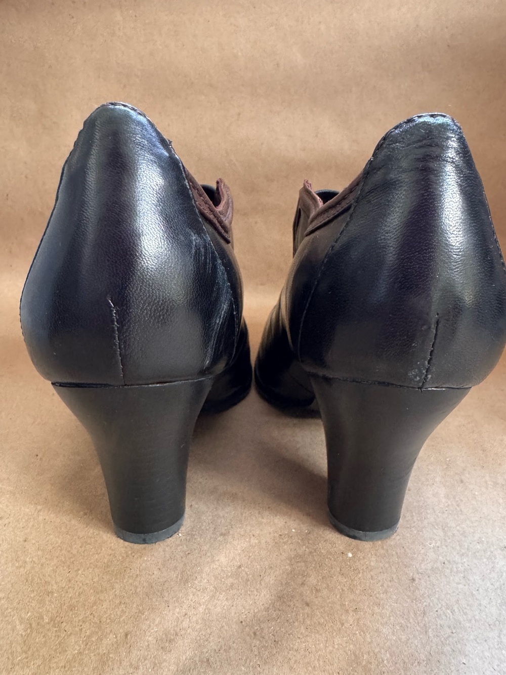 Vintage Everybody by BZ Moda Black Leather 3” Pumps w brown trim. Size EU39.5 - Picture 4 of 8